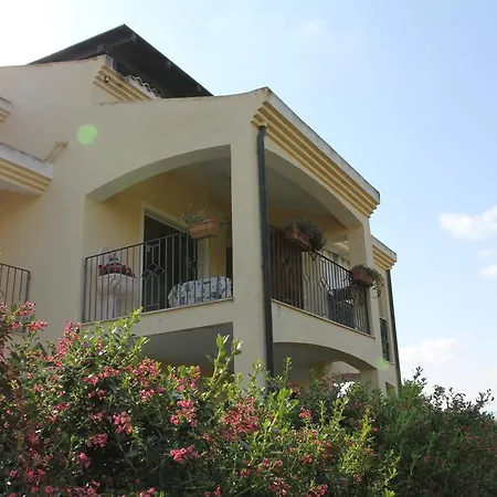 Palmas Dorada Bed & Breakfast Olmedo