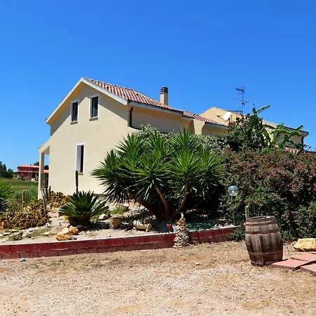 Palmas Dorada Bed & Breakfast Olmedo